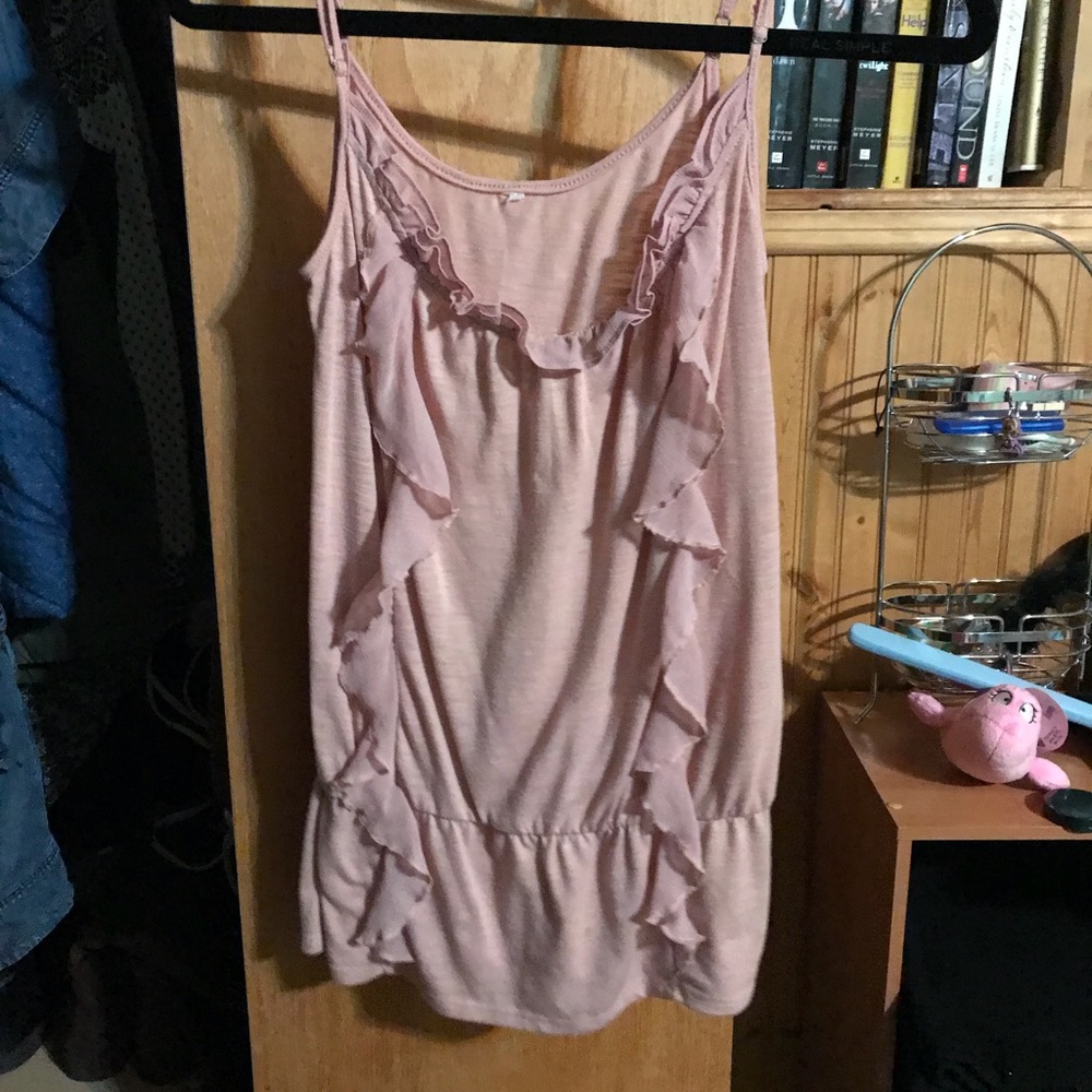pink tank top
